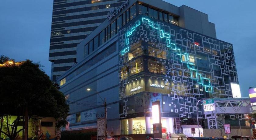 Silom Studios Μπανγκόκ Εξωτερικό φωτογραφία